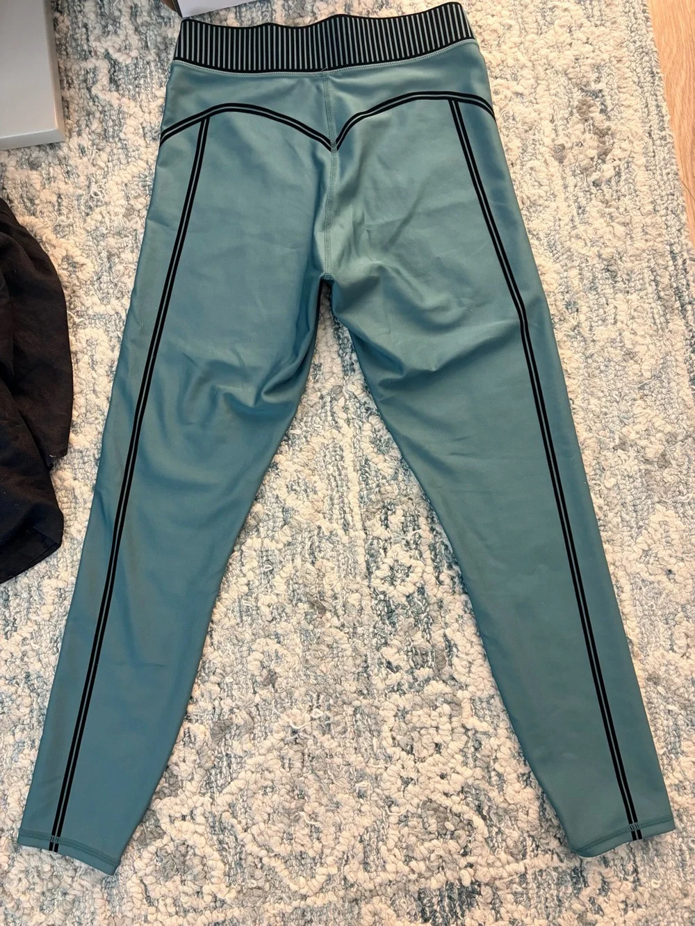 ALO Yoga tag size